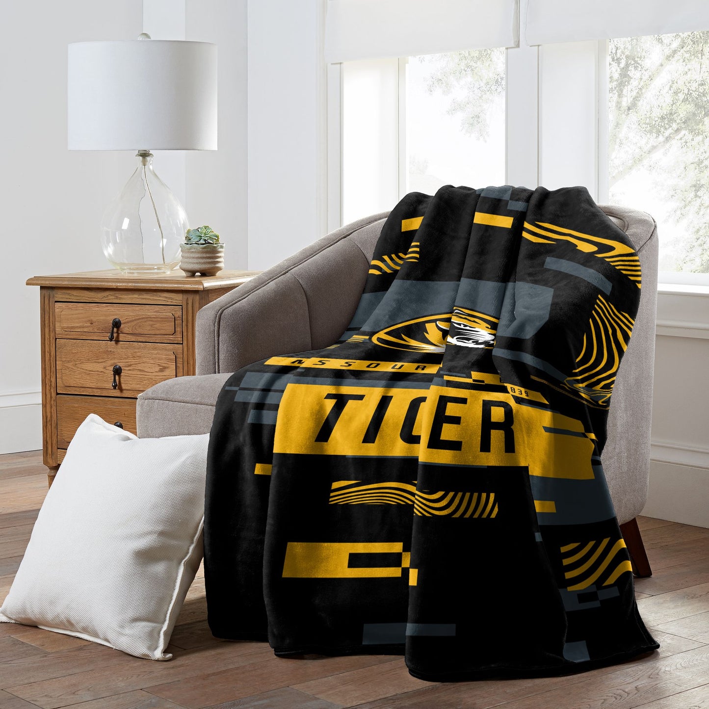 MISSOURI OFFICIAL NCAA "Digitize" Raschel Throw Blanket; 60" x 80"